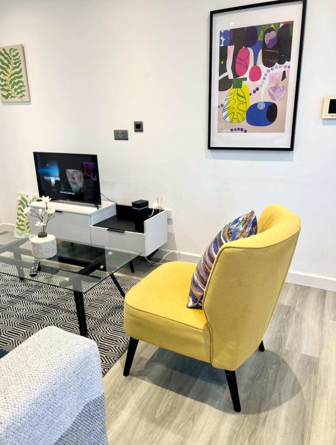 Lovely & Stylish 2 Bed Flat Close To Heathrow Yiewsley Esterno foto