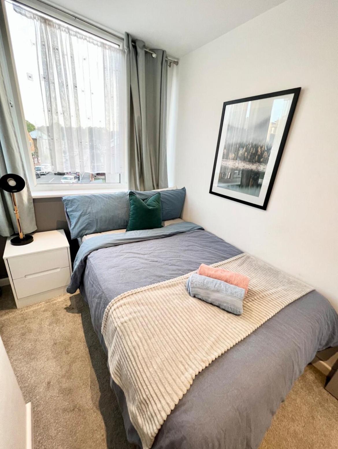 Lovely & Stylish 2 Bed Flat Close To Heathrow Yiewsley Esterno foto